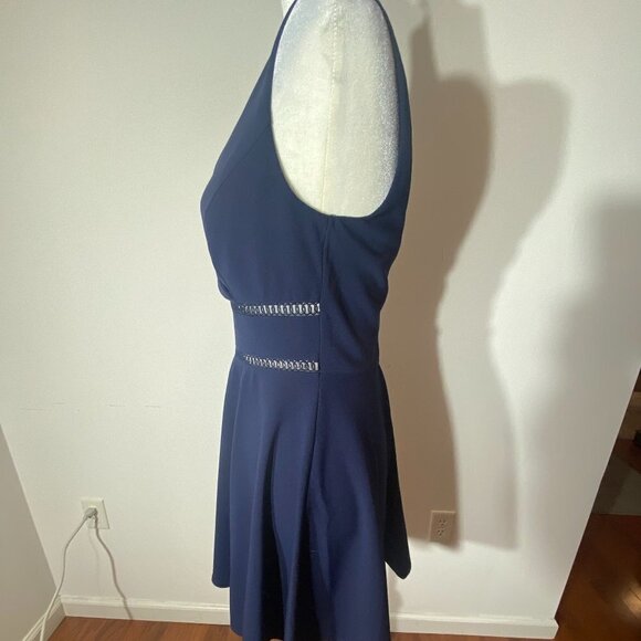 Trixxi V-Neck Navy Dress Size Medium - Picture 5 of 9